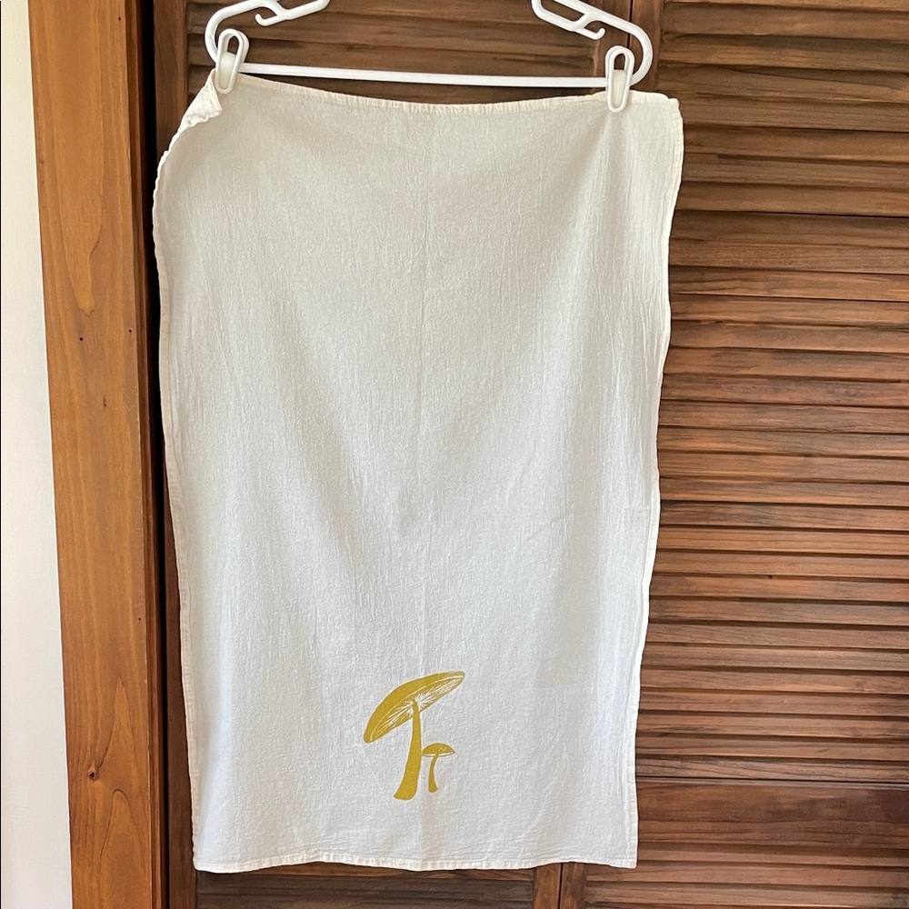 Lovely Ivory-Color Kitchen Towel With Mushroom Imprint